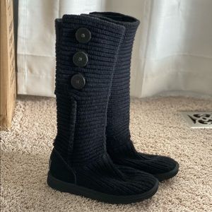 Ugg Cardi Knit Classics Size 7